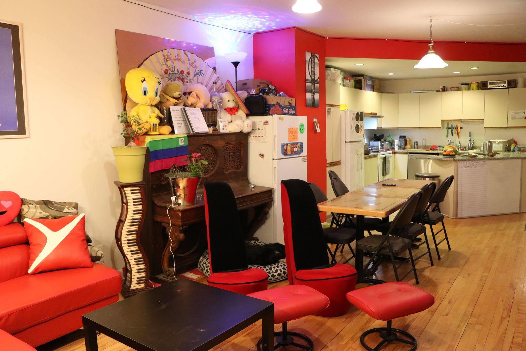 Auberge Reboot Hostel Монреал Екстериор снимка
