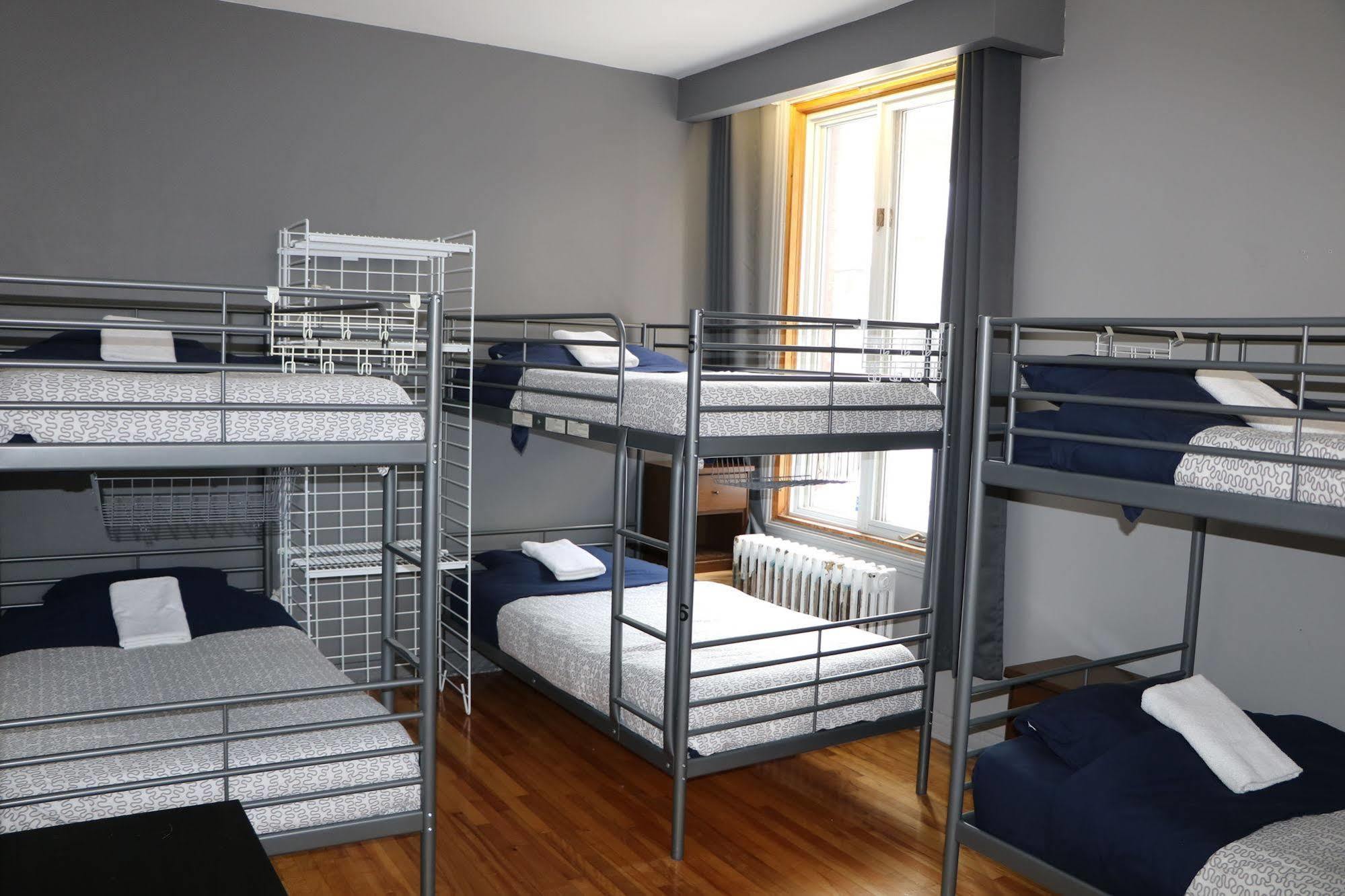 Auberge Reboot Hostel Монреал Екстериор снимка