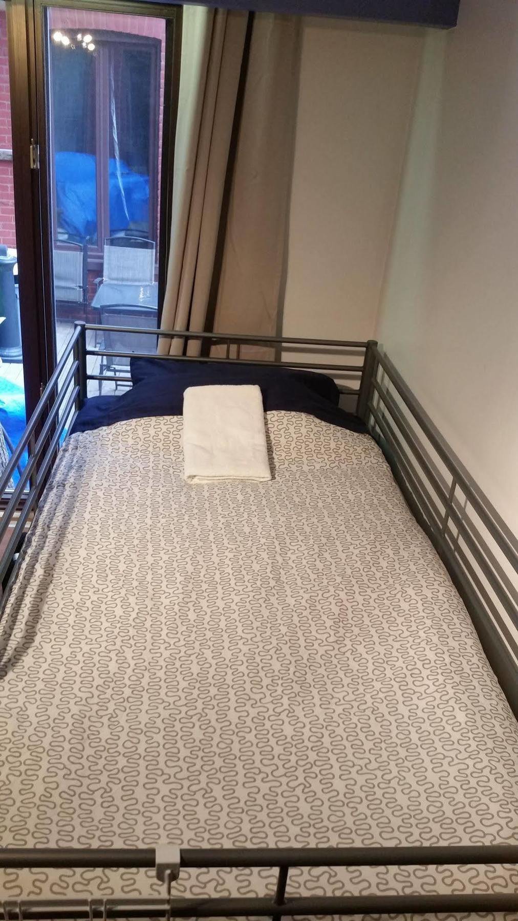 Auberge Reboot Hostel Монреал Екстериор снимка