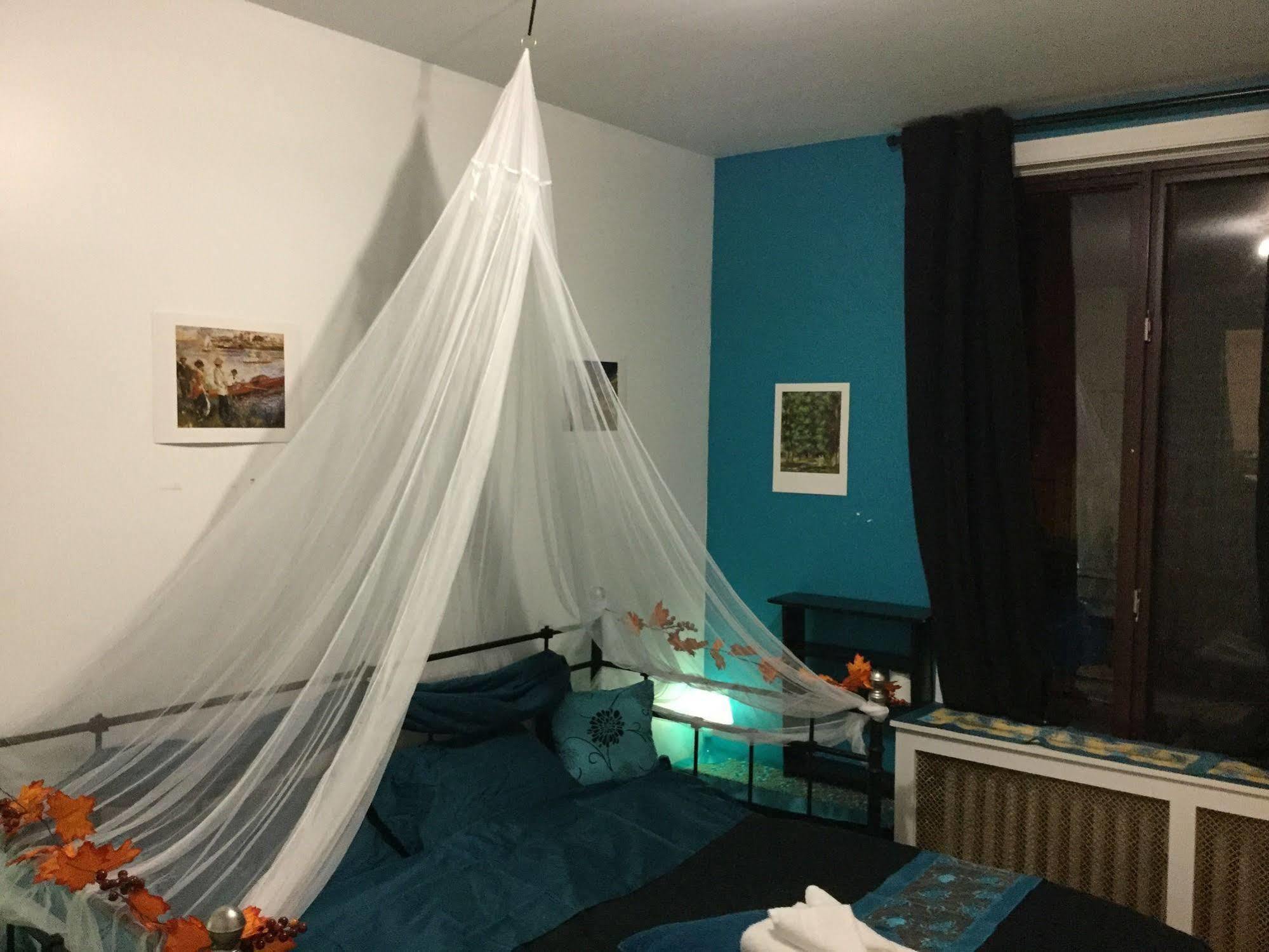 Auberge Reboot Hostel Монреал Екстериор снимка