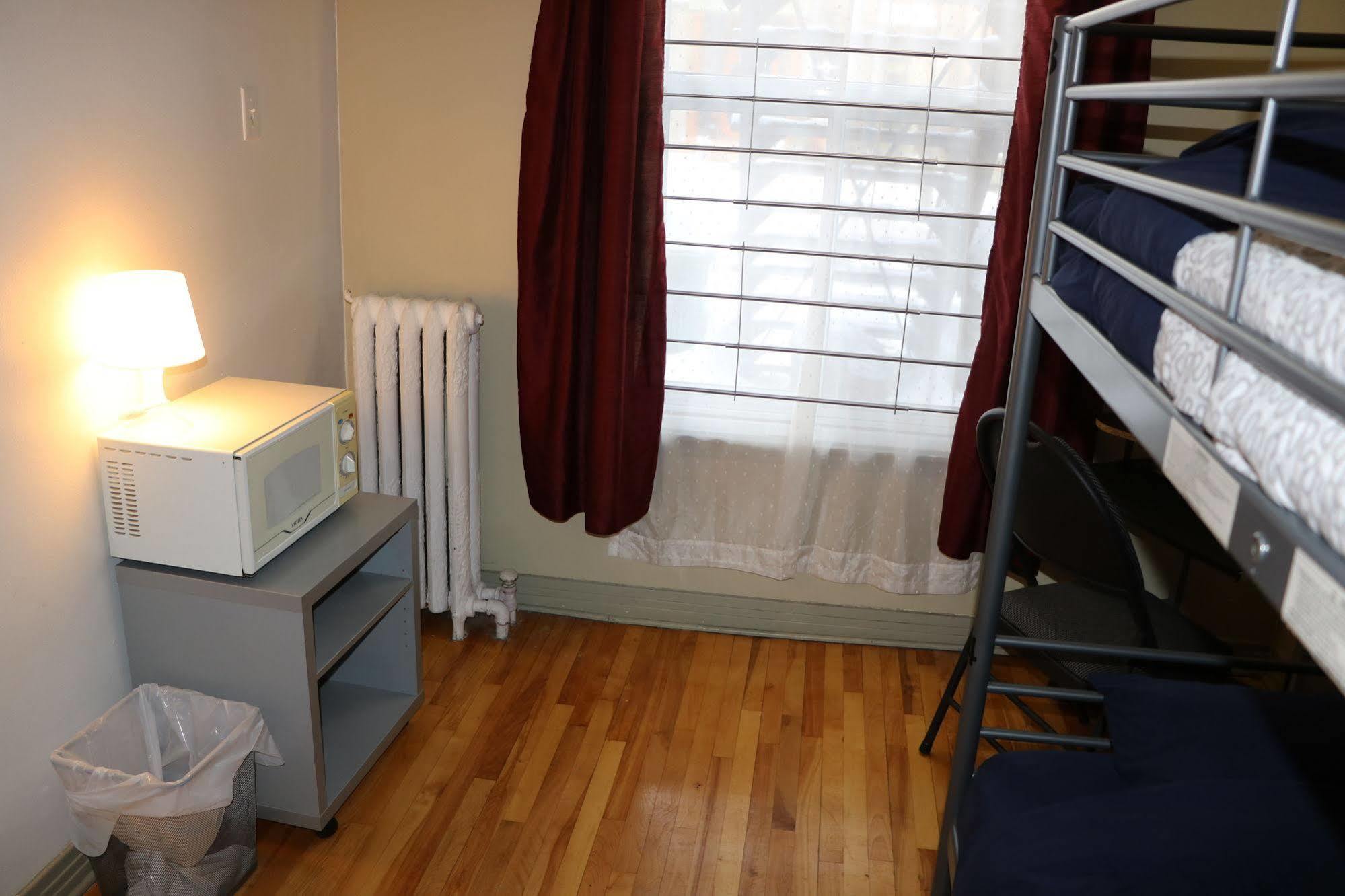 Auberge Reboot Hostel Монреал Екстериор снимка