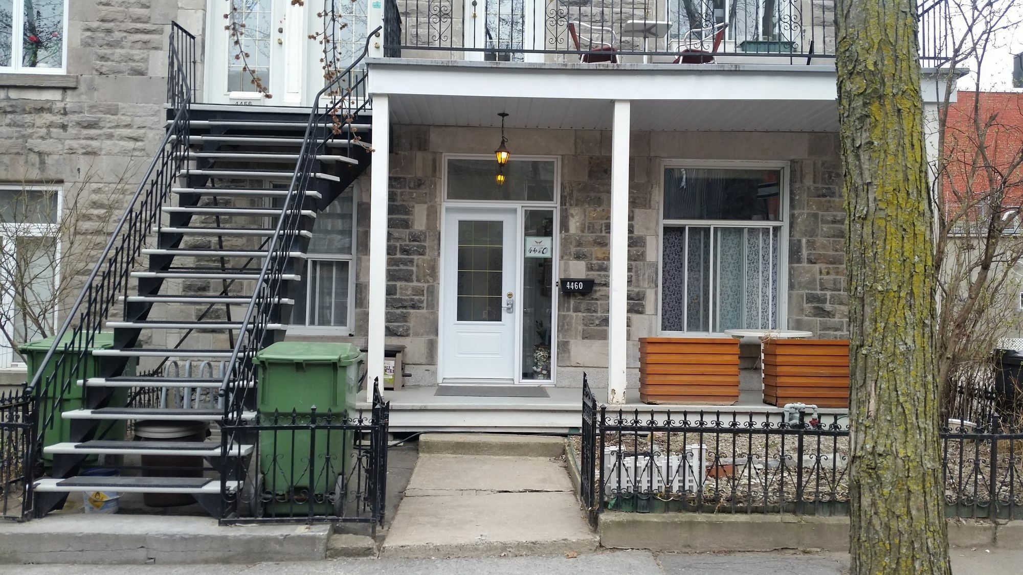 Auberge Reboot Hostel Монреал Екстериор снимка